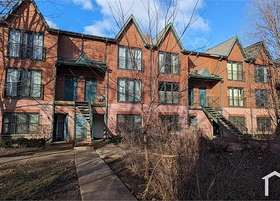 428 W Normal Pkwy #1