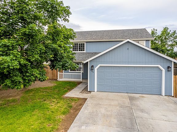 2nd image of 1609 E Pirate Lane
