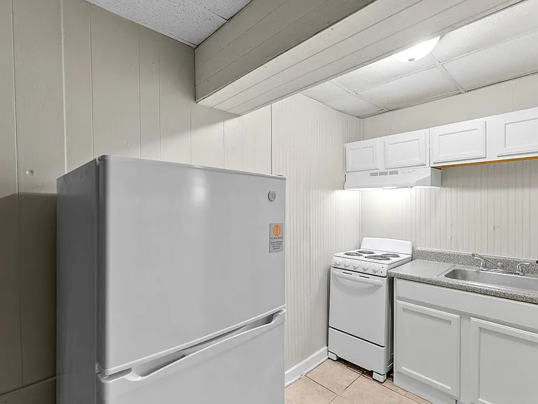 McCormic II Apartments — Photo 13