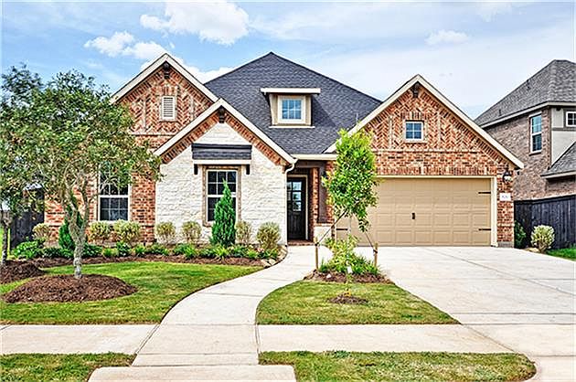 1st image of 826 Butterfly Garden Trl