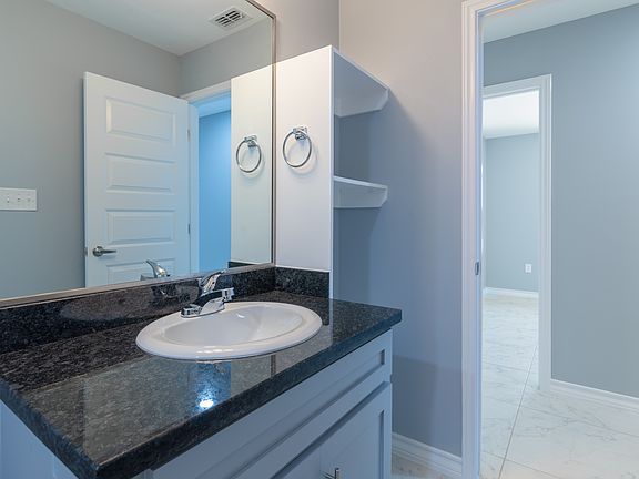 4th image of 1456 N Minnesota Ave #5