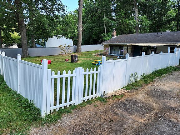 3rd image of 2512 Lake St