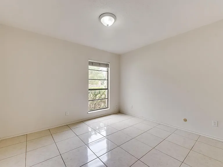 10547 Black Walnut Dr — Photo 10