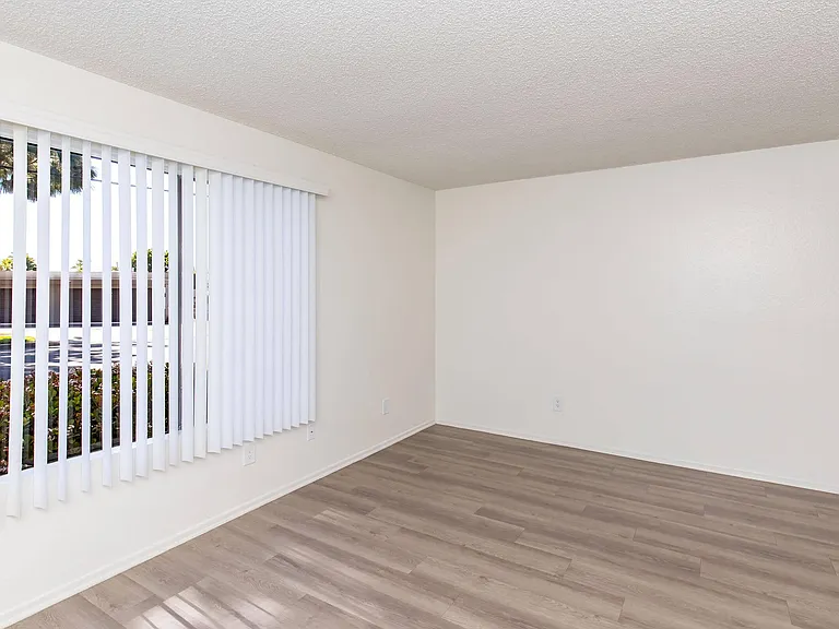 Eastwood Apartment Homes — Photo 38