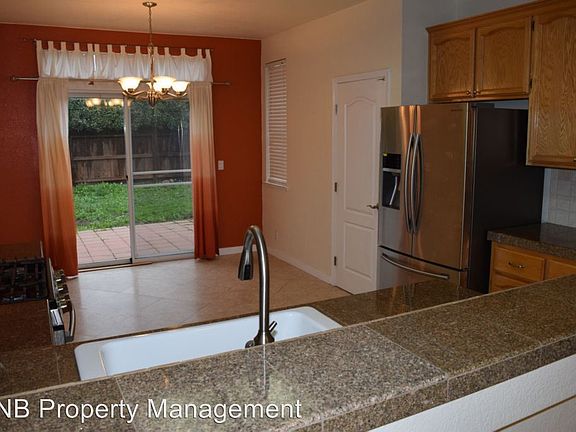 4th image of 1731 Luton Dr