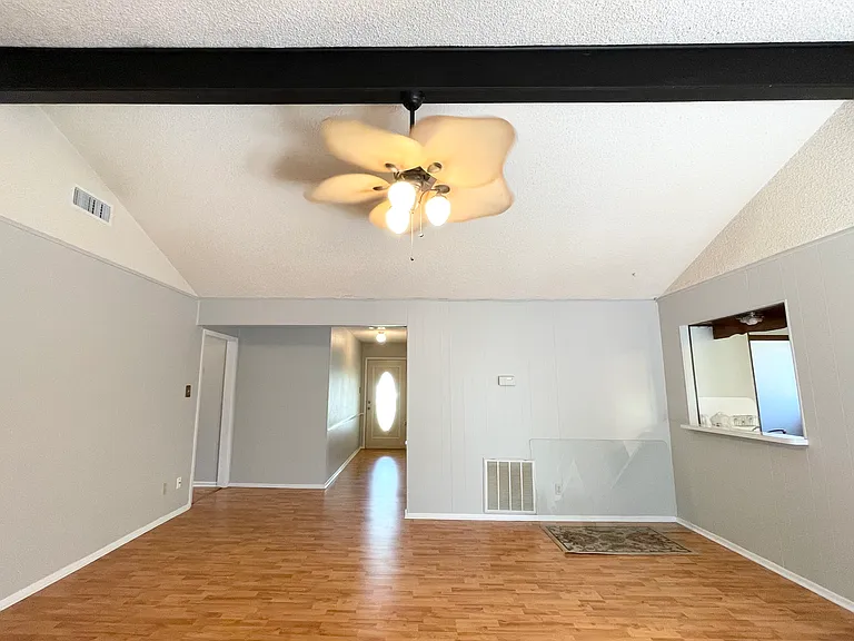 819 S 5th St — Photo 5