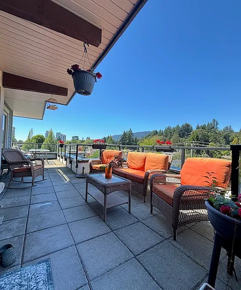 Marine Dr — Photo 8