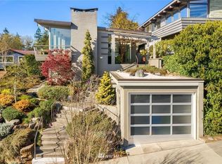 3016 W Garfield St, Seattle, WA 98199