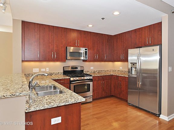 5th image of 160 E Illinois St APT 1502