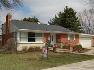 820 Ford Ave, Elgin, IL 60120