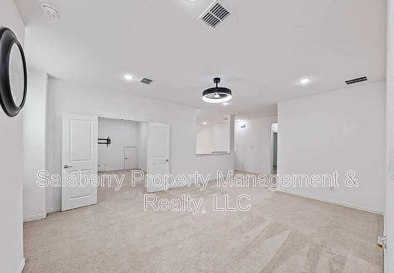 149 Cherryvale Ln — Photo 10