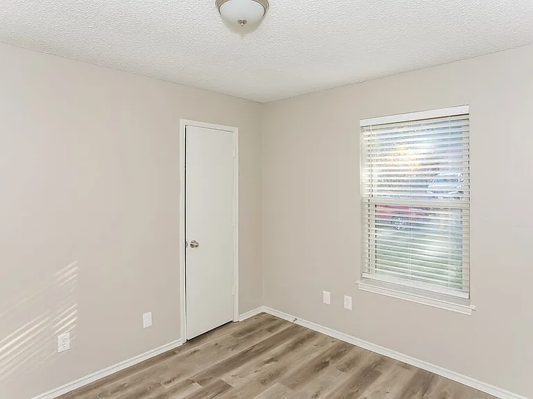 6004 Cool Springs Dr — Photo 12