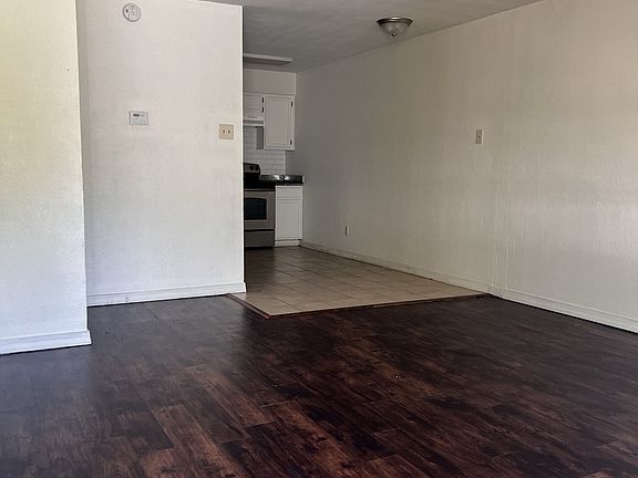 3rd image of 14409 Pine St #1