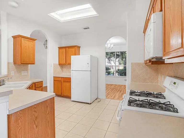 18134 Stone Trail Manor Dr — Photo 5