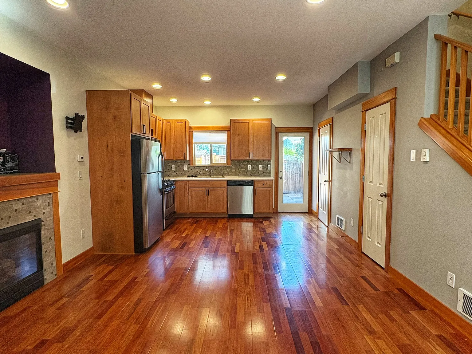2 bed, 2.5 bath, 850 sqft, $2,650 — Photo 1