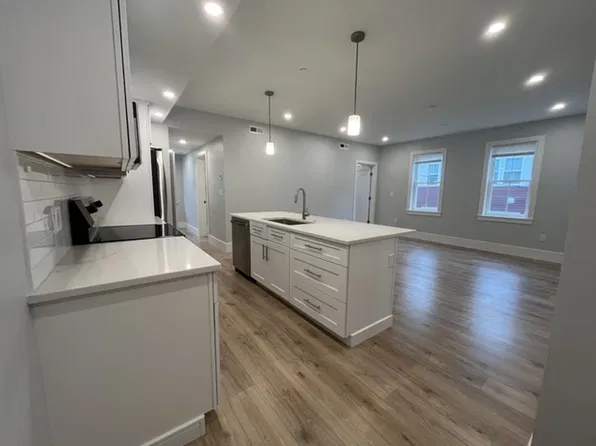 5-124 Kenrick St #5, Brighton, MA 02135