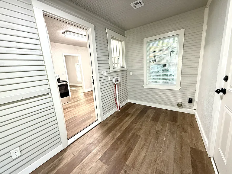 721 Roff St NE — Photo 13