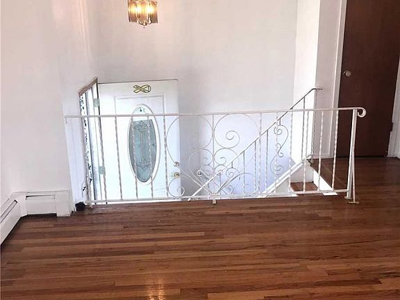 3rd image of 216 Bond St