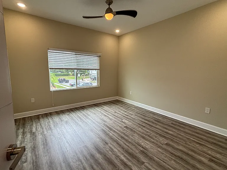 2021 Greenbriar Ter — Photo 21