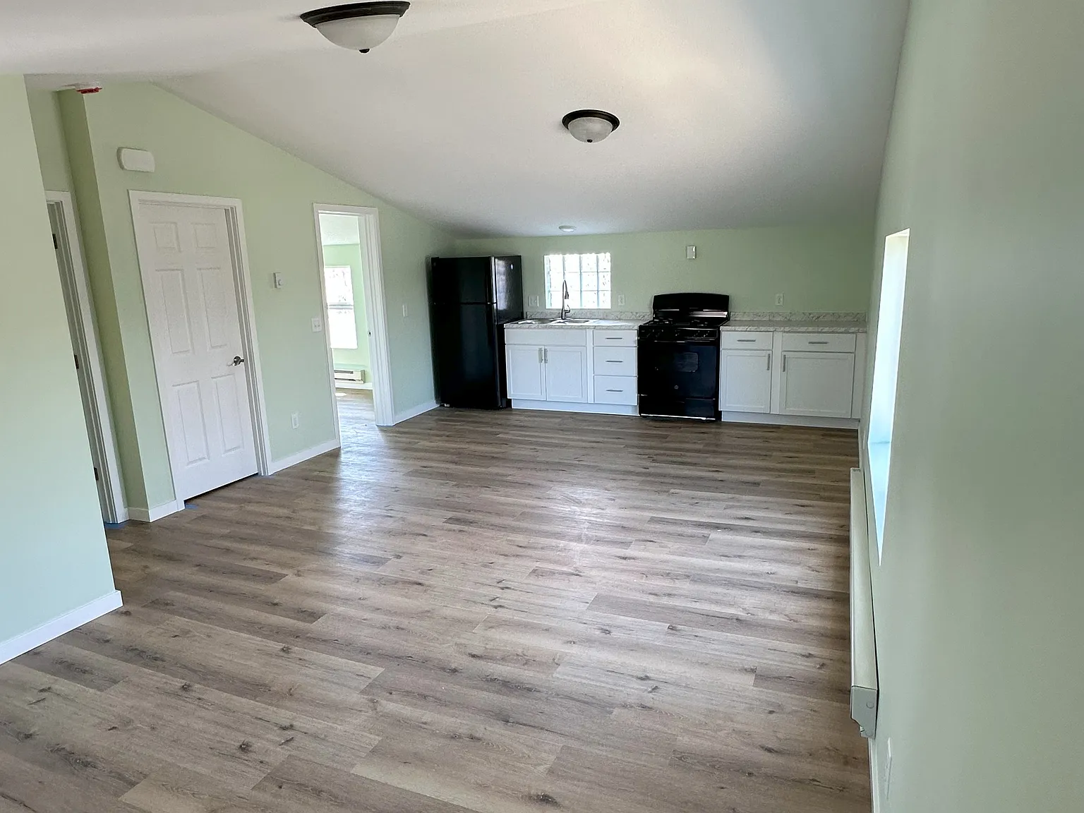 2 bed, 700 sqft, $1,495 — Photo 2