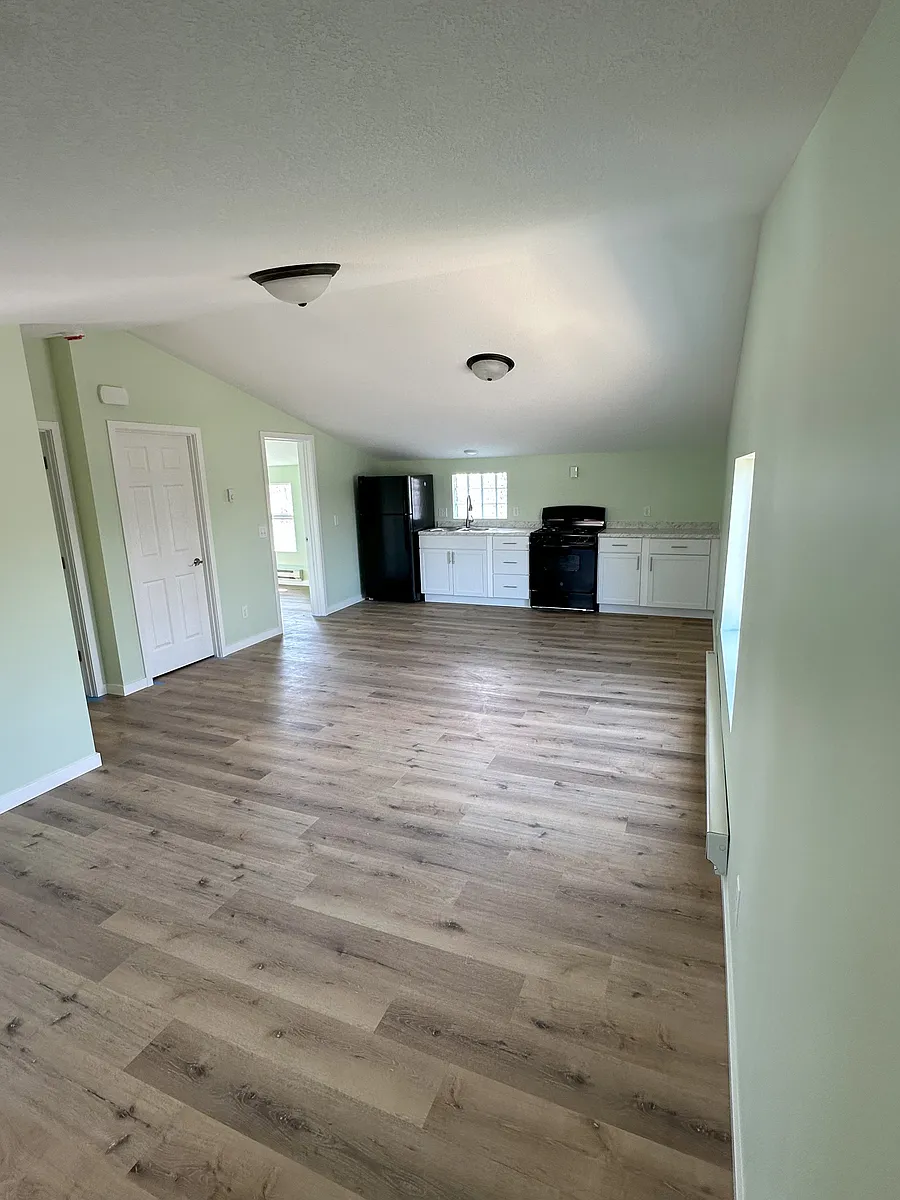 Open living area - 420 Herschel St #5