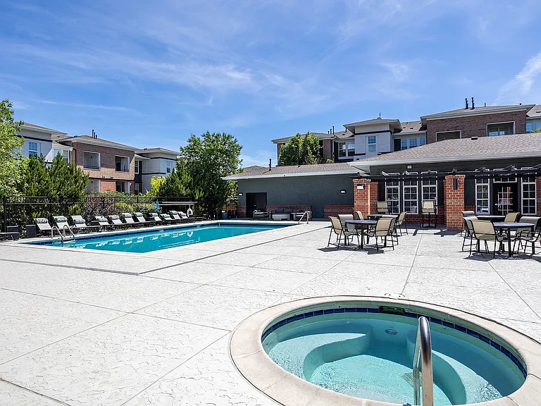 Swimming Pool & Spa