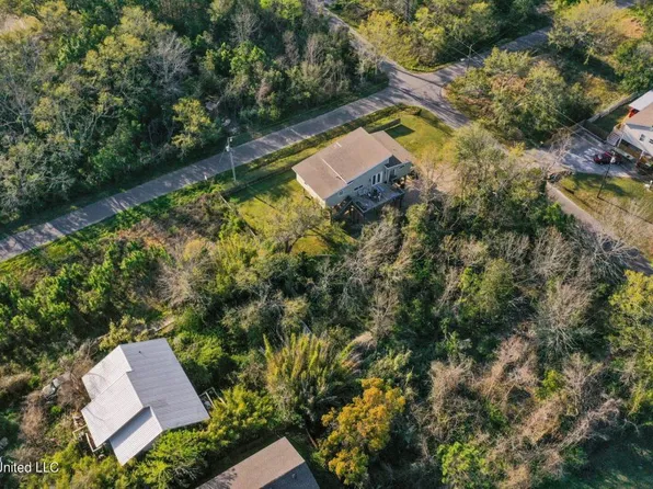 Walthall St, Pass Christian, MS 39571