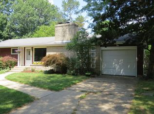 670 Benhoy St, Plainwell, MI 49080
