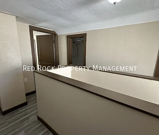 121 Hackett St — Photo 11