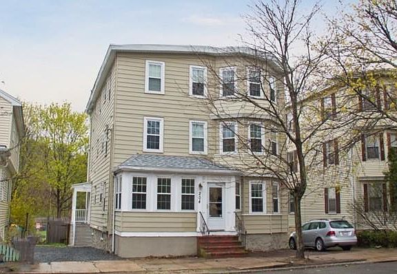 2nd image of 204 Jefferson Ave #1