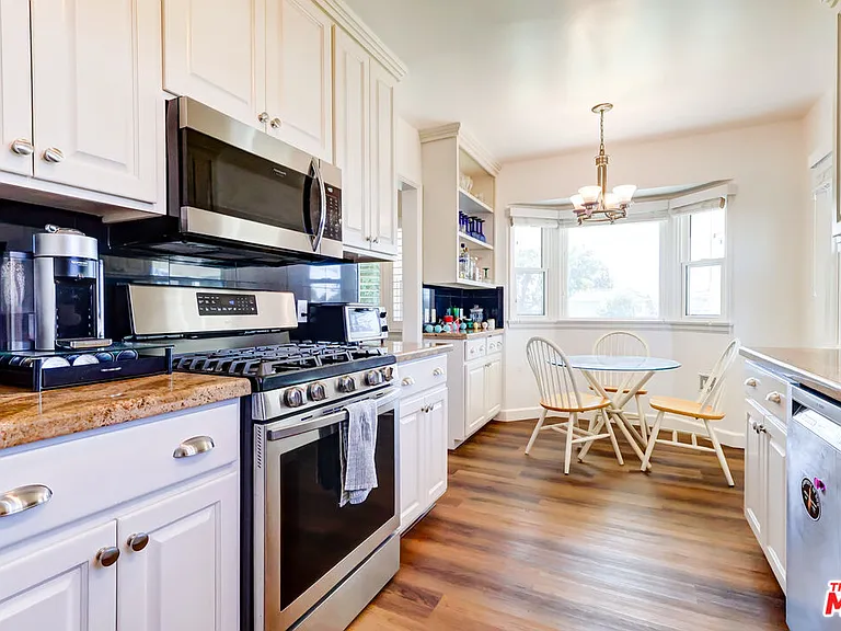 8008 El Manor Ave — Photo 4