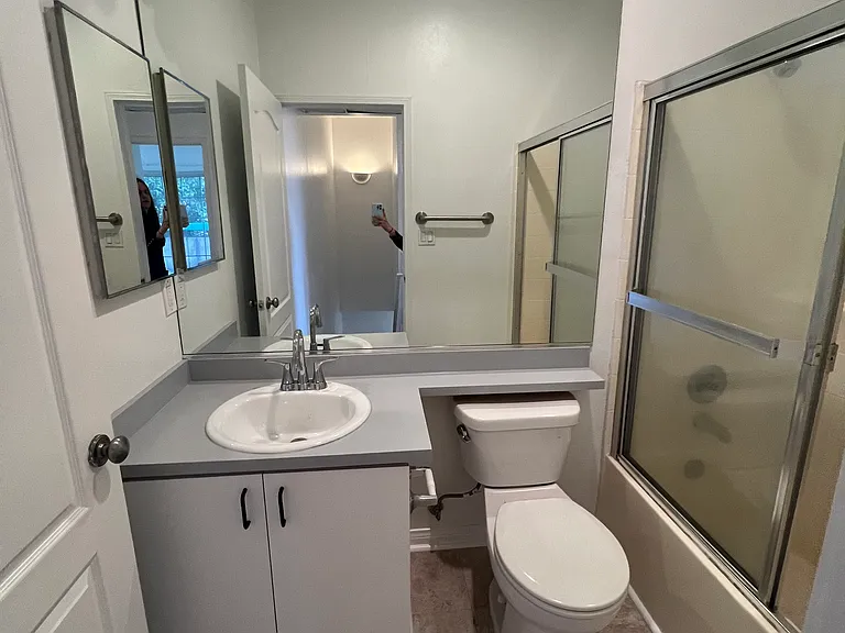 1431 S Shenandoah St #4 — Photo 13