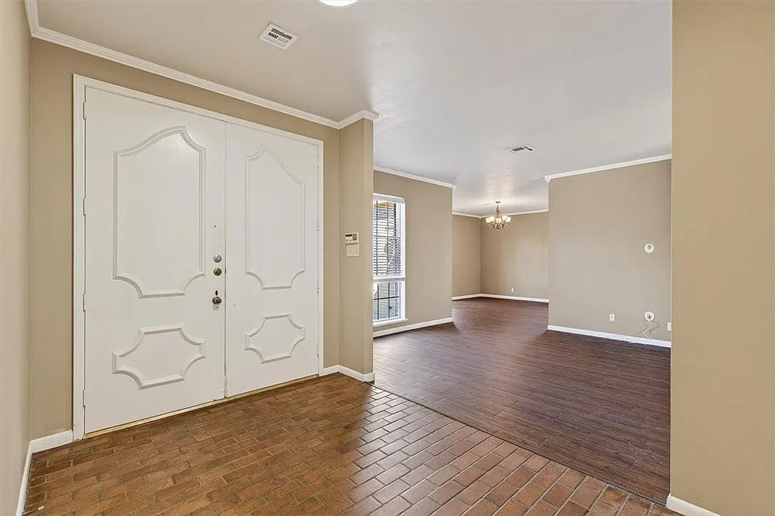 4 bed, 3.0 bath, 2613 sqft, $2,500 — Photo 3