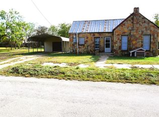 1101 S Concho St, Coleman, TX 76834