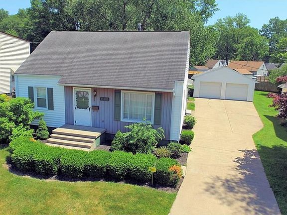 2nd image of 1508 Beechwood St NE
