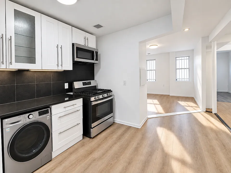 1239A Putnam Ave #1A