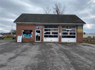 607 Whitney Rd W, Fairport, NY 14450