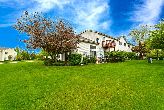 1st image of 361 Abington Woods Dr
