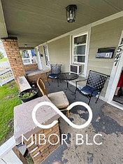 2nd image of 1547 N Grant Ave
