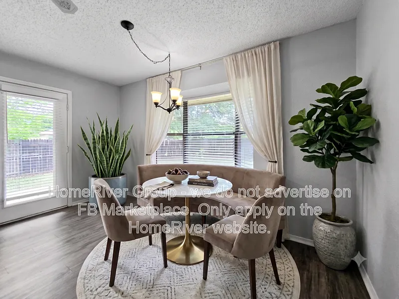 3 bed, 2.0 bath, 1840 sqft, $2,449 — Photo 4