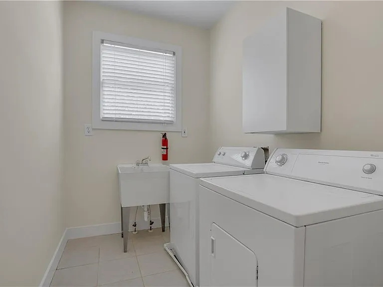 3228 Silver Lake Dr NE — Photo 31
