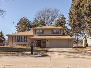 1238 S 138th St, Omaha, NE 68144