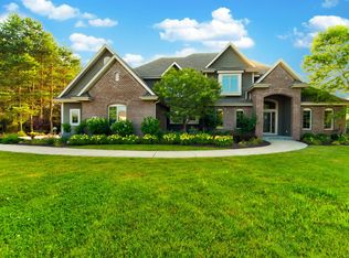 5155 S Scenic View Ct, New Berlin, WI 53146