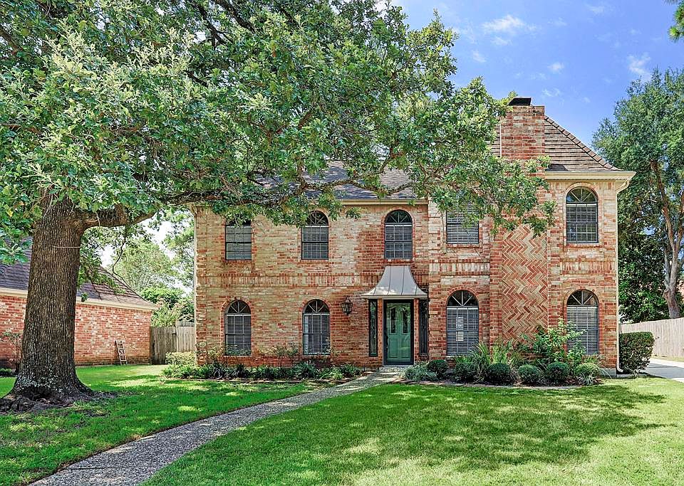 1st image of 17517 Ponderosa Pines Dr