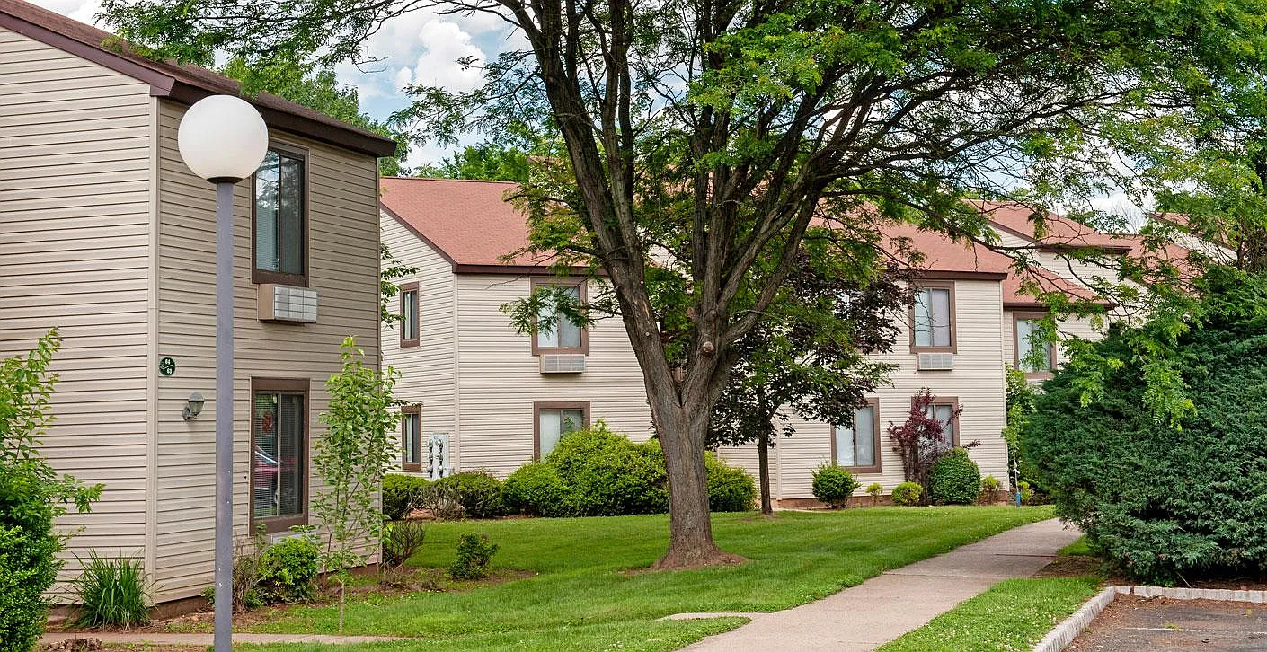 Treetops Apartments — Photo 1