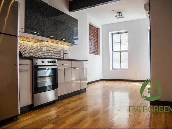 957 Kent Avenue image 1 of 9