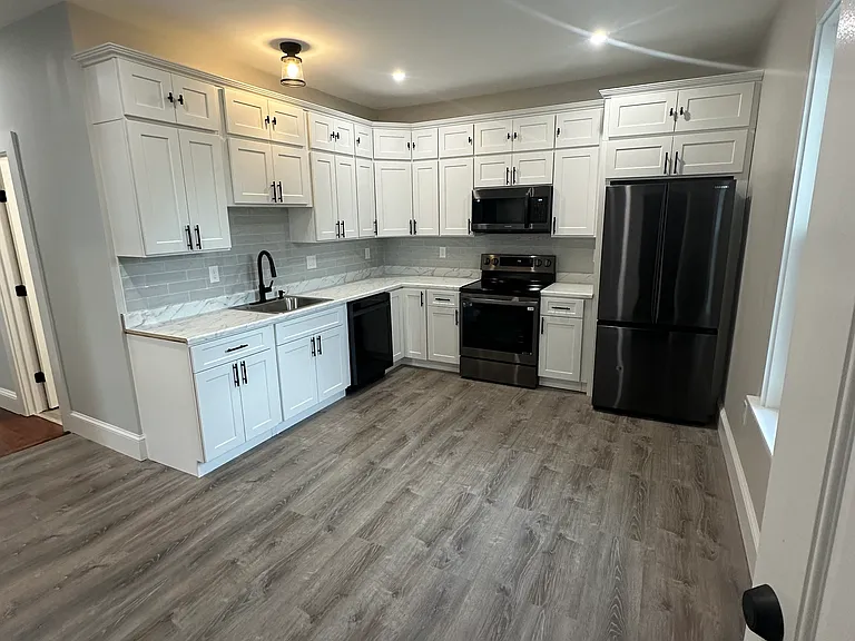 20 Floyd St #3 — Photo 6