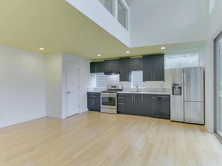 2822 NW Ariel Ter #B — Photo 6