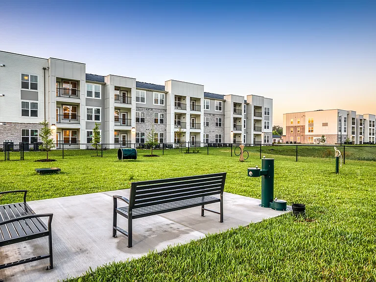 The Pointe at Davis Creek — Photo 36