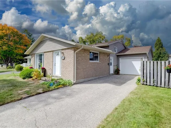 30 Kingswood Dr, Kitchener, ON N2E 1A7